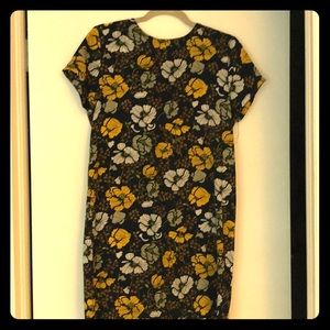 Floral shift dress